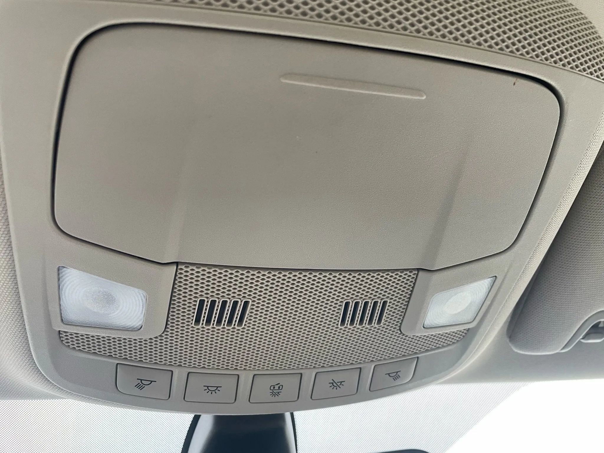 Used 2020 Ford Fusion SE w/ Fleet SE Value Package FWD image 16