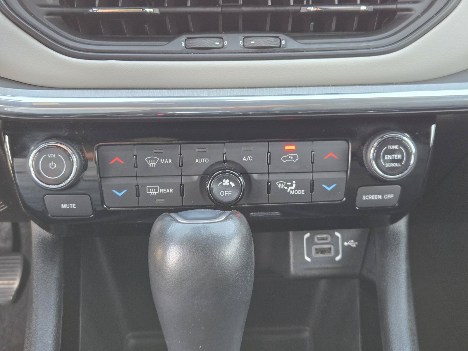 Used 2023 Jeep Compass Limited AWD/4WD image 13