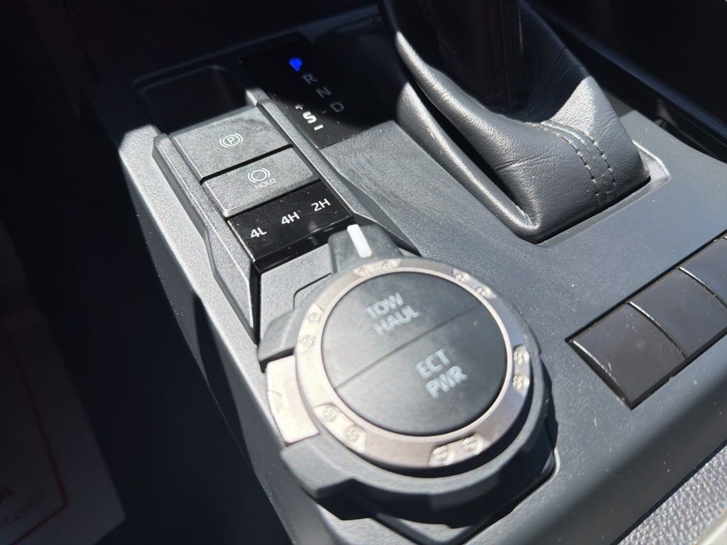 Certified 2024 Toyota Tacoma SR5 AWD/4WD image 16