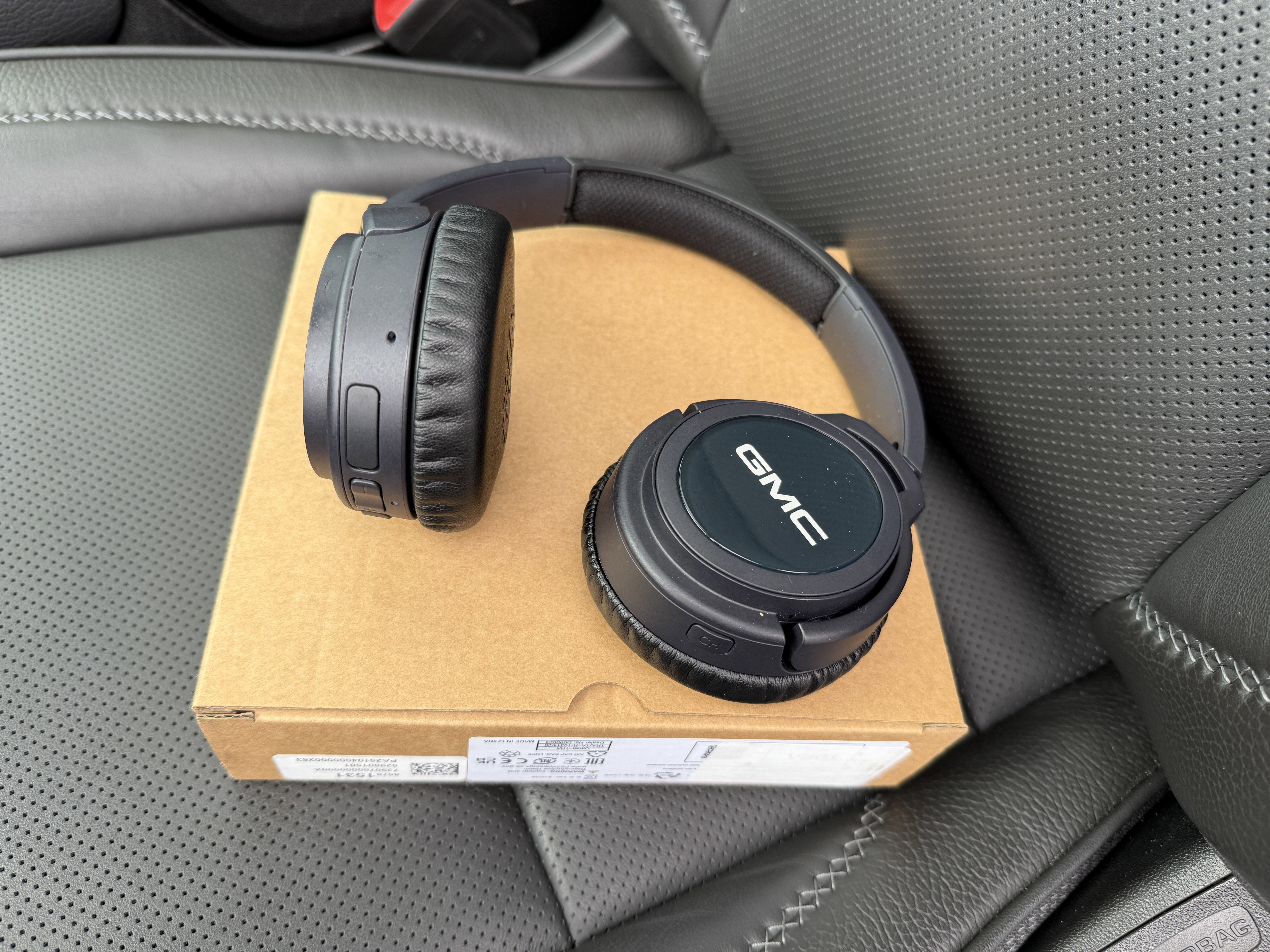 Used 2024 GMC Yukon XL Denali w/ Advanced Technology Package image 46