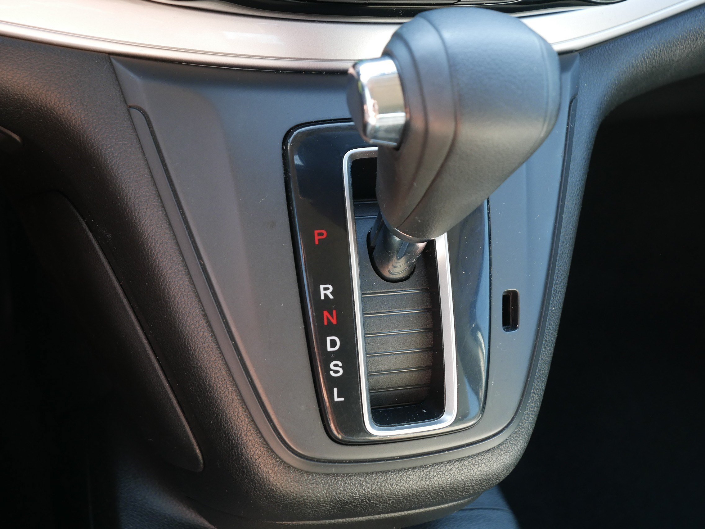 Used 2015 Honda CR-V LX image 24