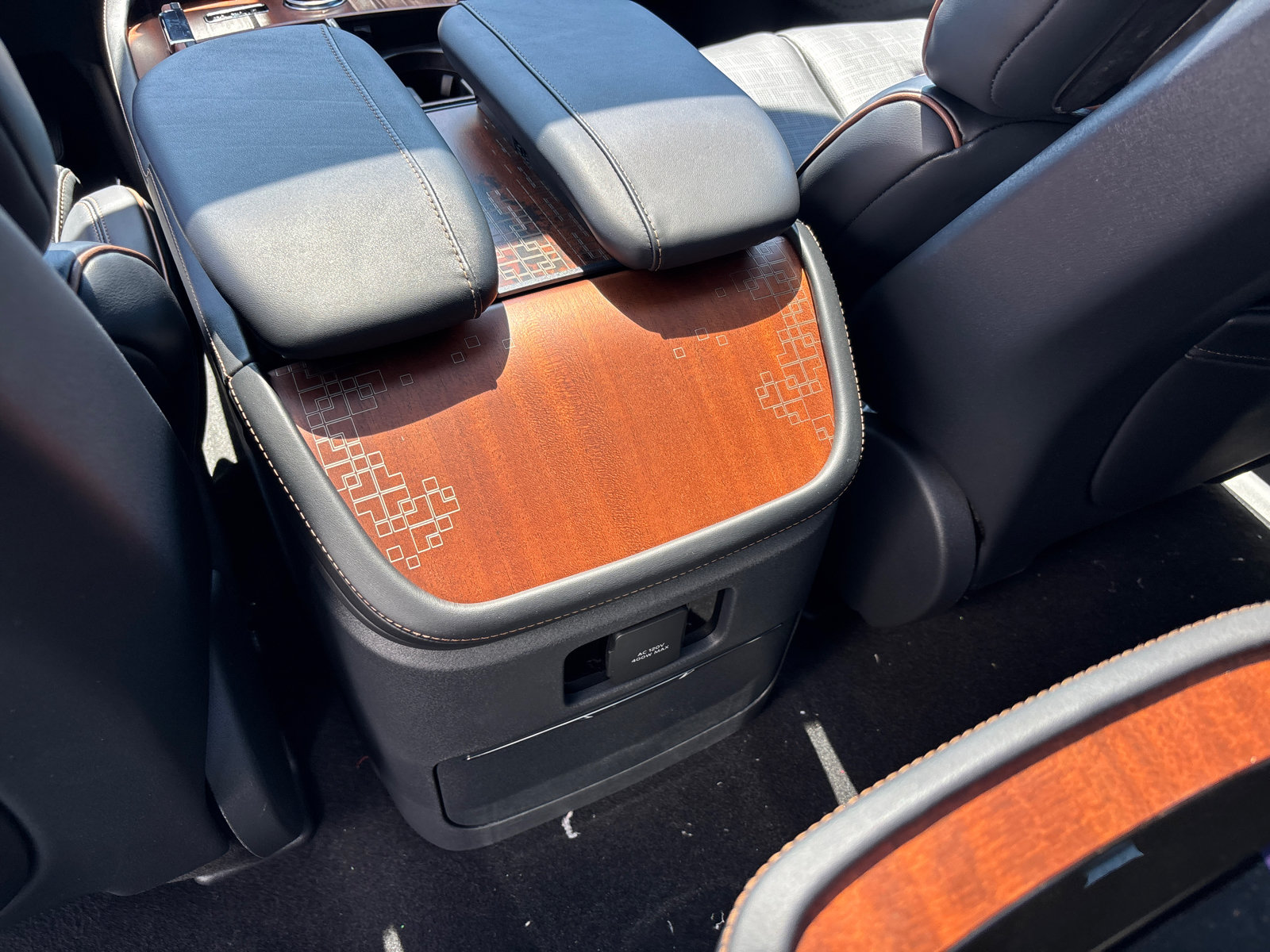 New 2026 Lincoln Navigator Black Label AWD/4WD image 32