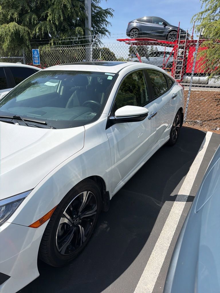 Used 2018 Honda Civic Touring image 2