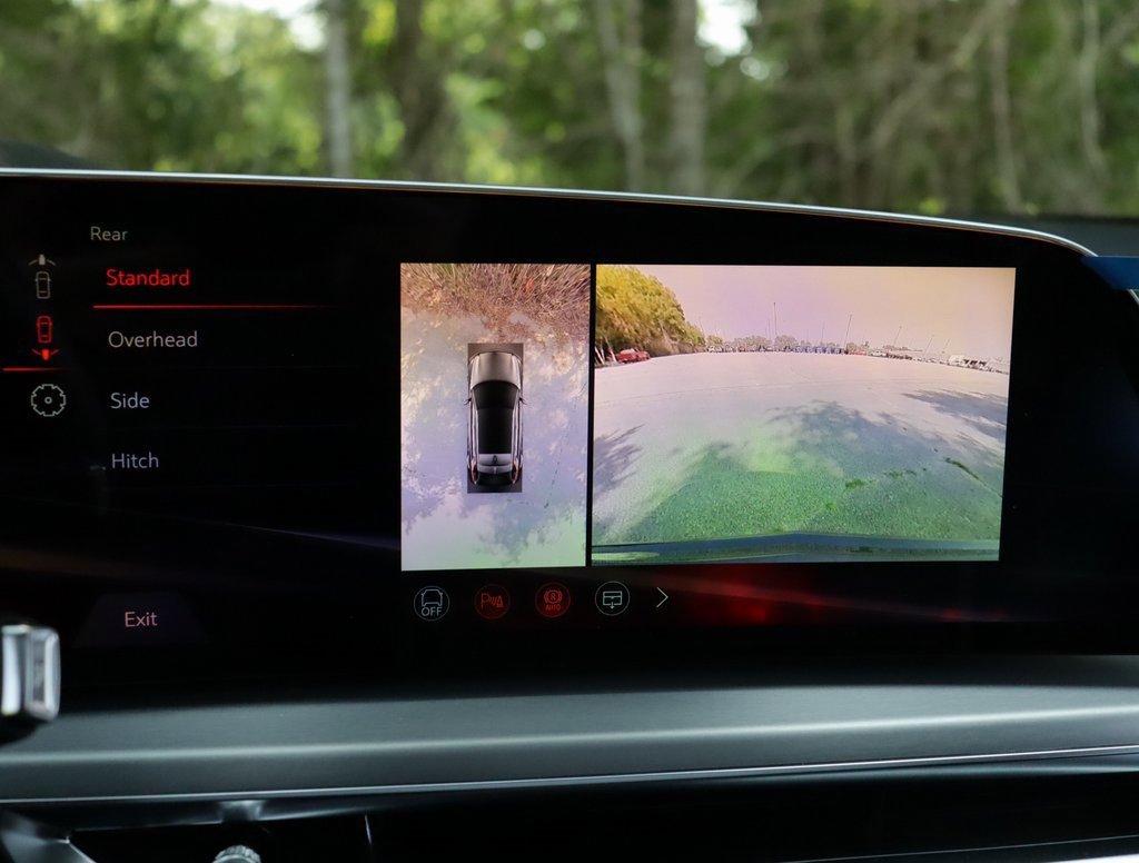 New 2026 Cadillac Lyriq V image 25