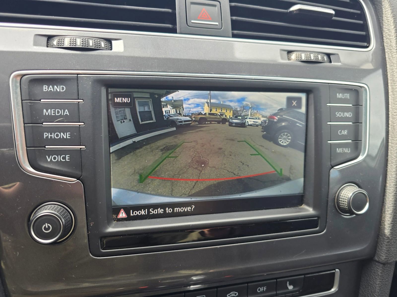 Used 2017 Volkswagen Golf Alltrack SEL image 18