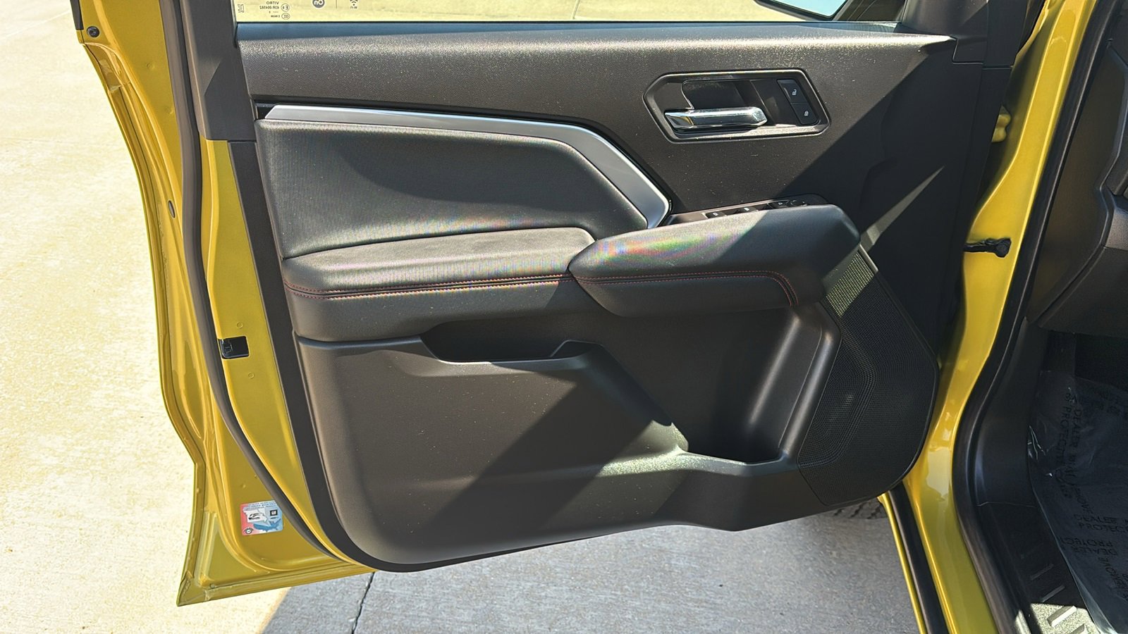 Used 2023 Chevrolet Colorado Z71 w/ Z71 Convenience Package 2 image 24