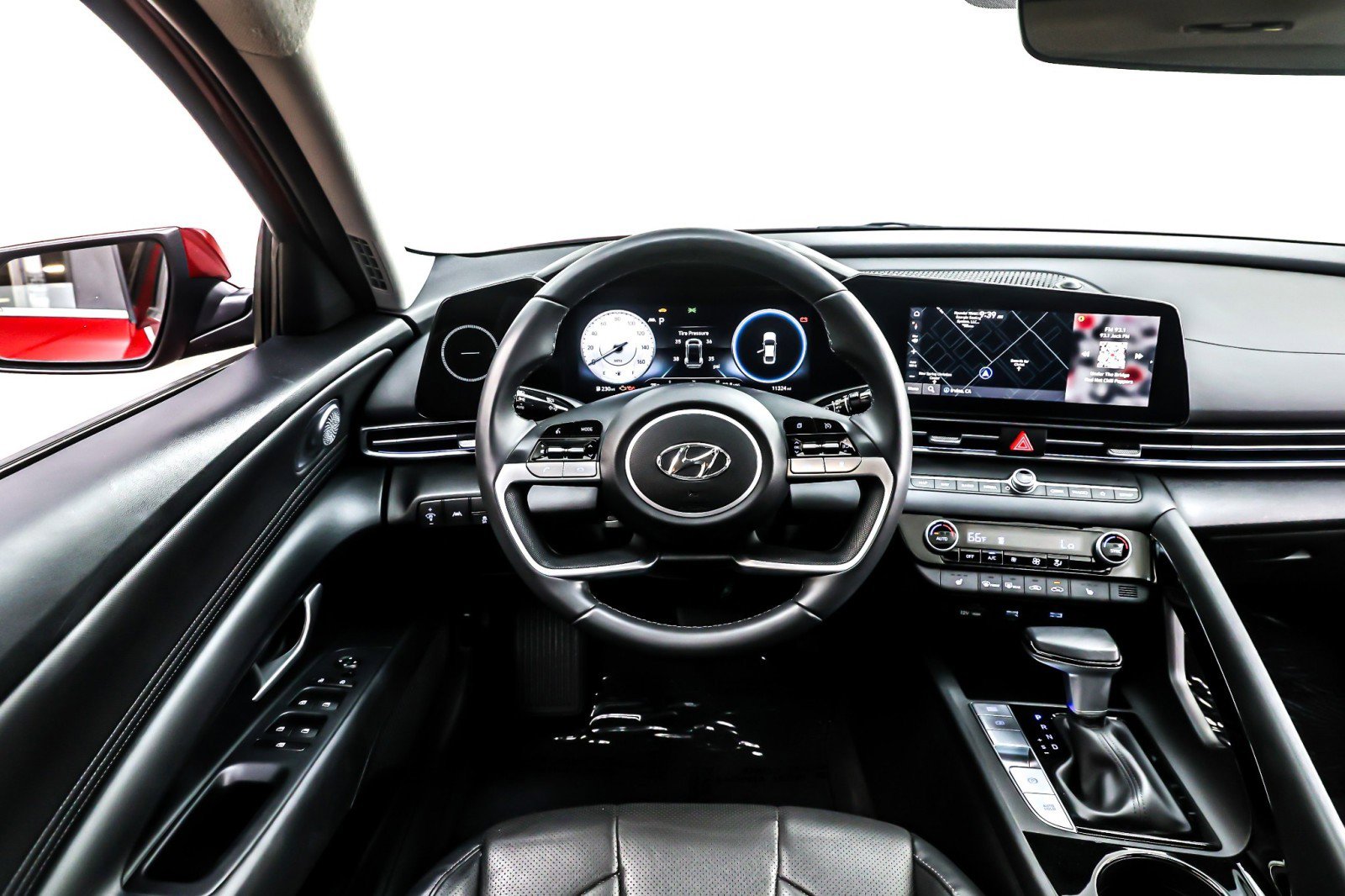 Used 2023 Hyundai Elantra Limited image 5