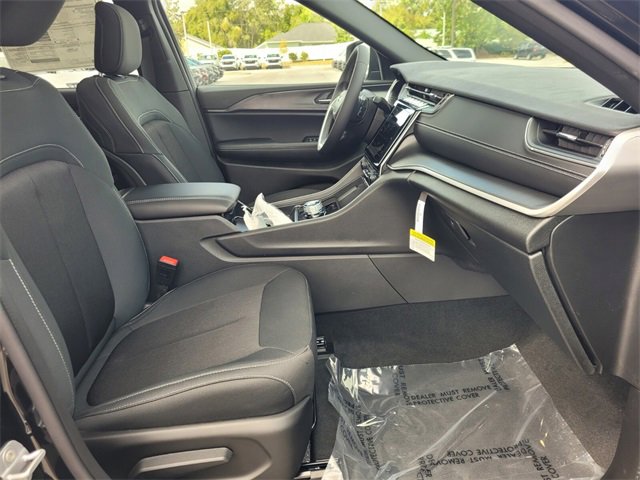 New 2025 Jeep Grand Cherokee Laredo X image 16