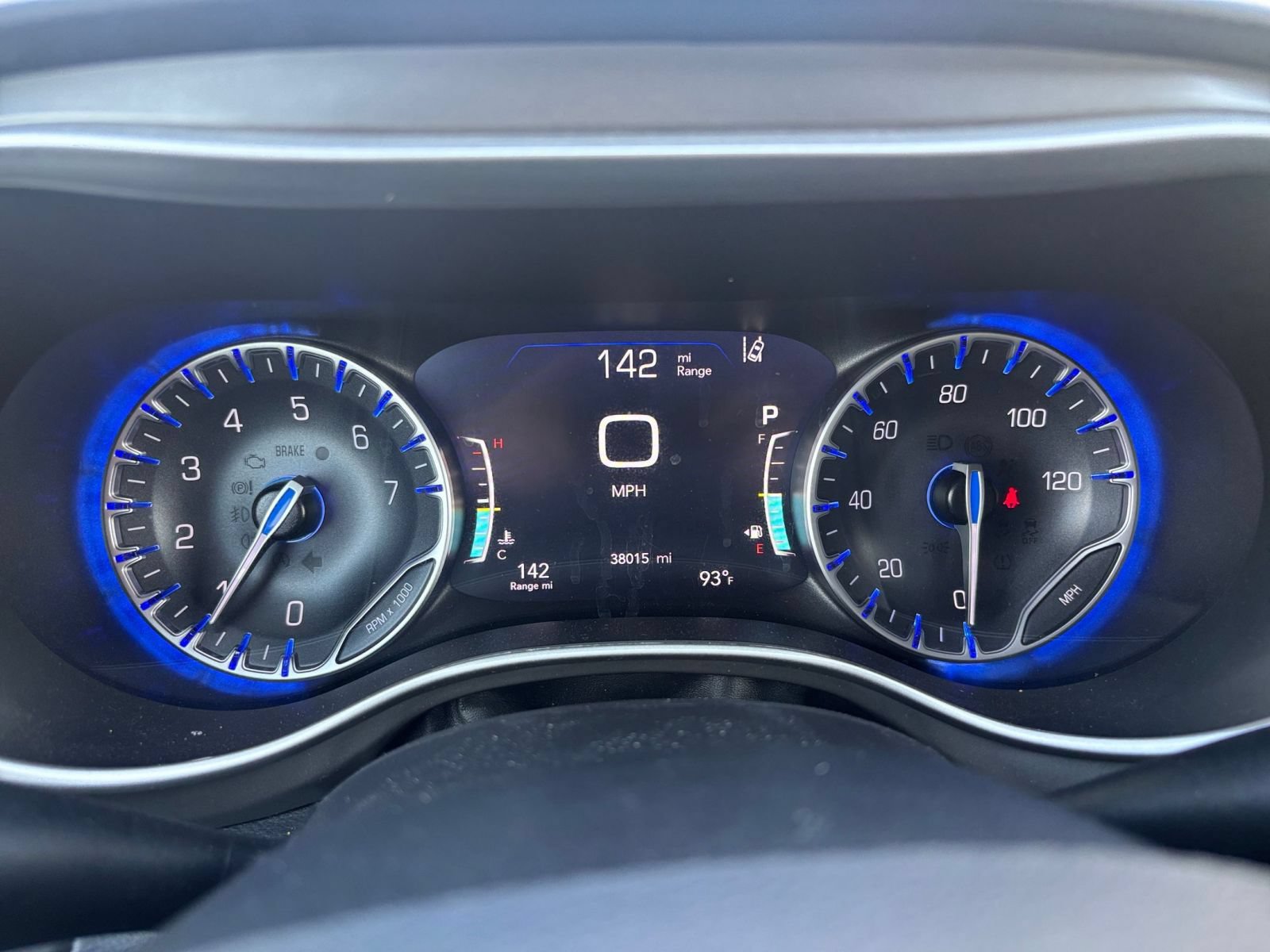 Used 2025 Chrysler Pacifica Select FWD image 42