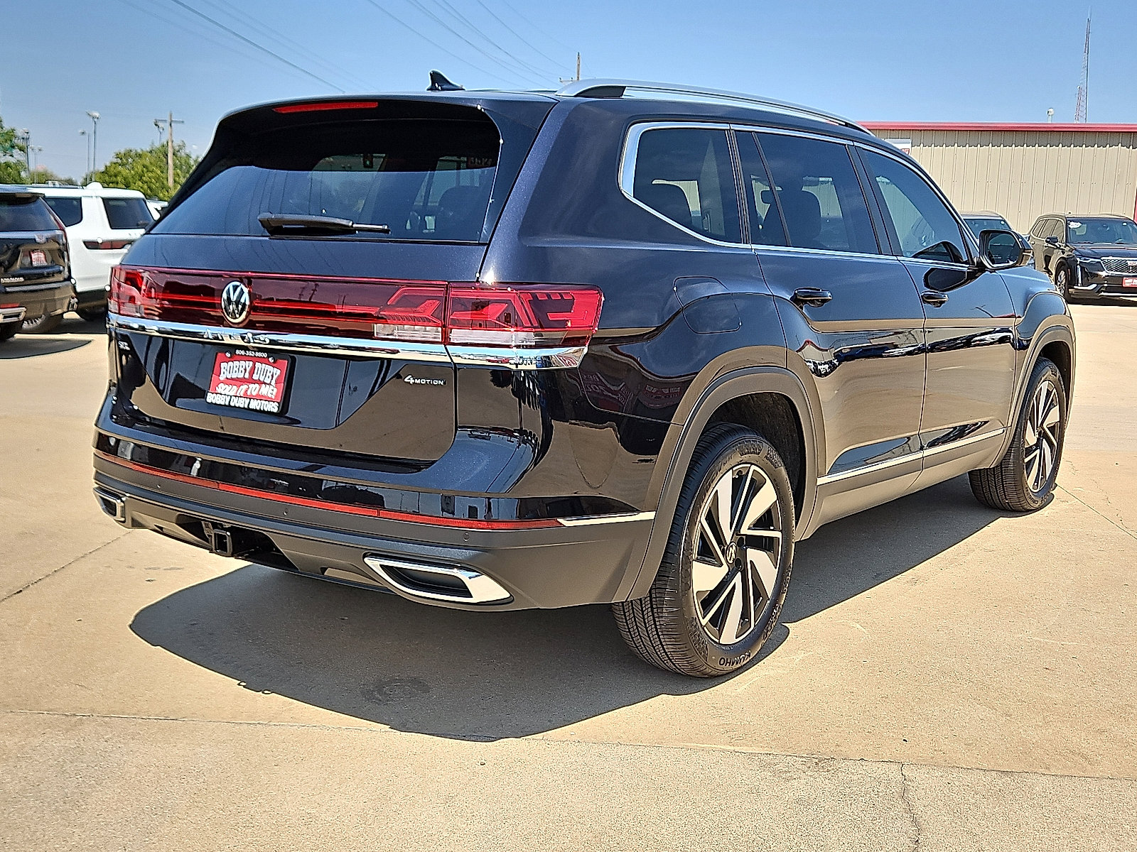 Used 2025 Volkswagen Atlas SEL image 3