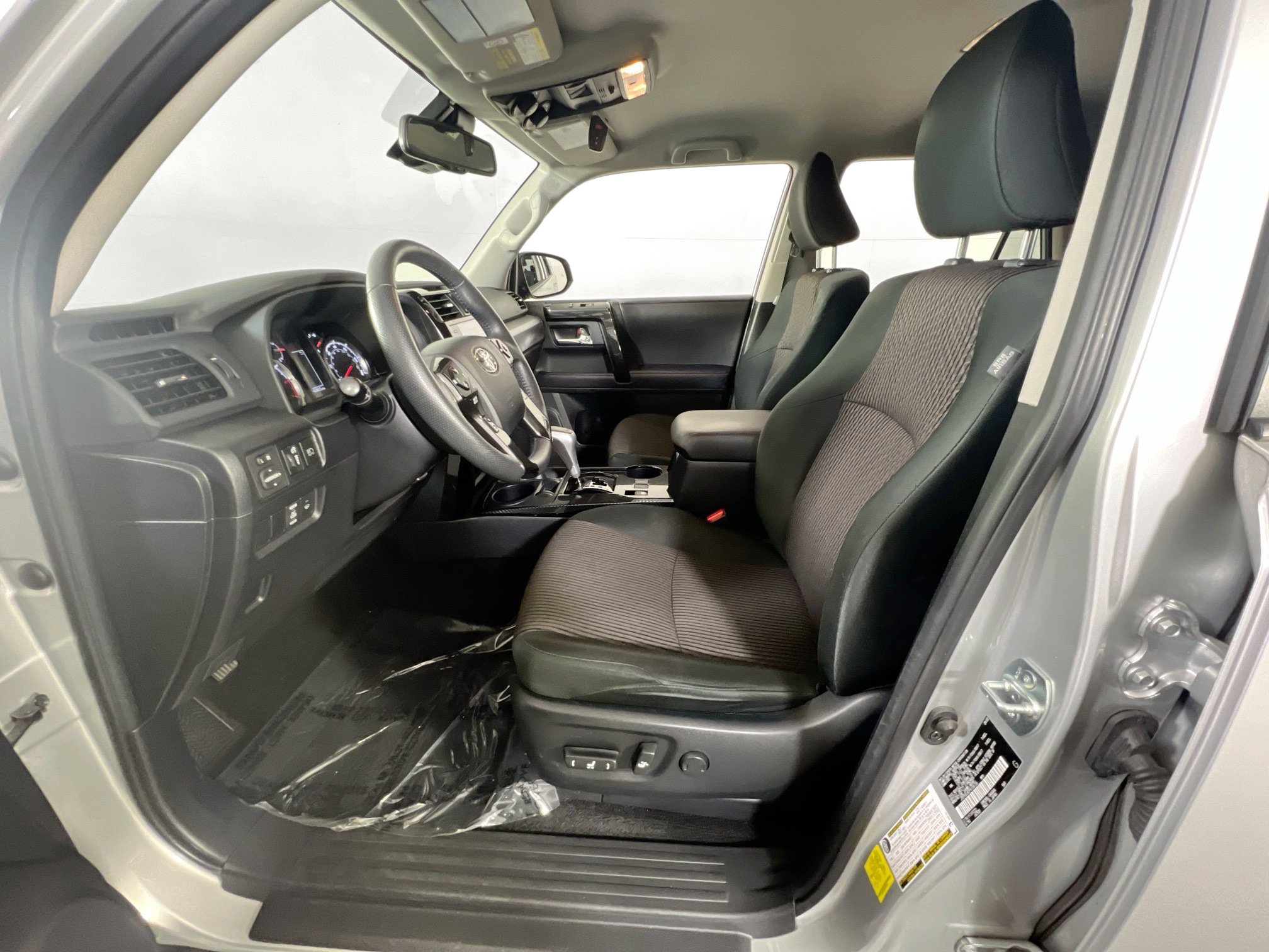 Used 2023 Toyota 4Runner TRD Off-Road image 19