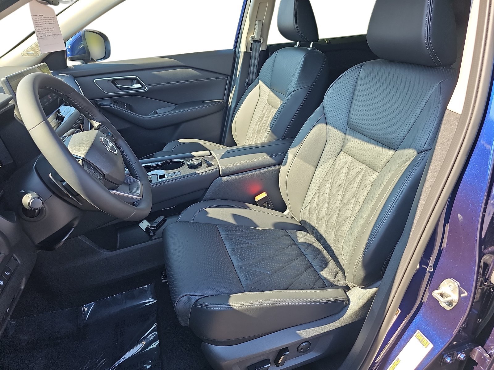 New 2026 Nissan Rogue Platinum w/ Platinum Premium Package AWD/4WD image 15