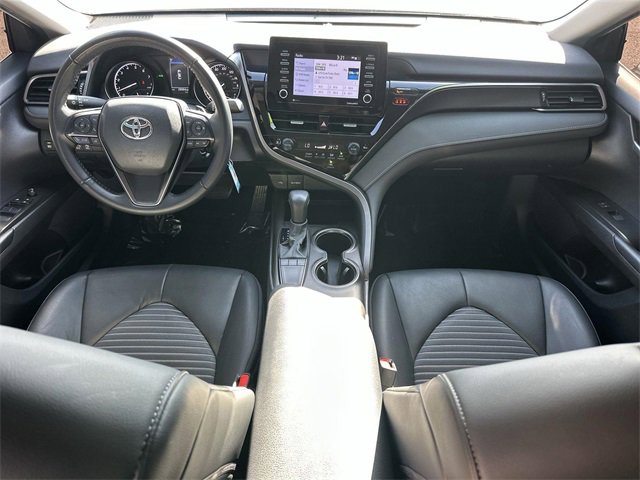 Used 2024 Toyota Camry SE image 18