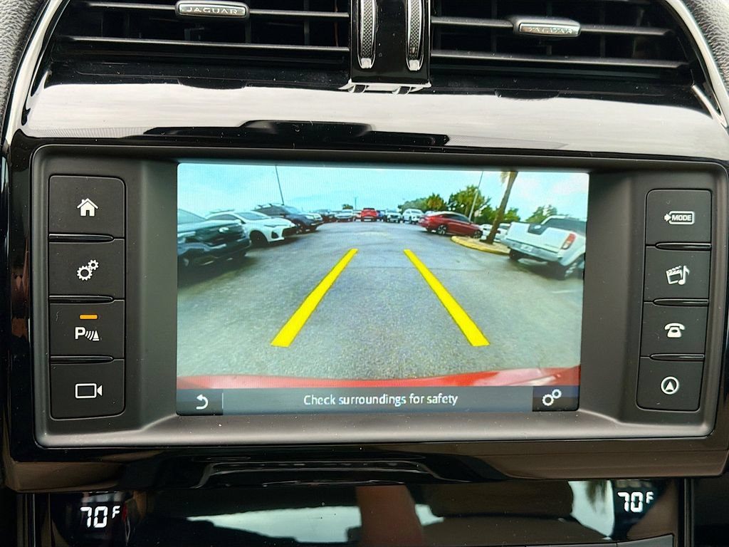 Used 2017 Jaguar XE Premium RWD image 32
