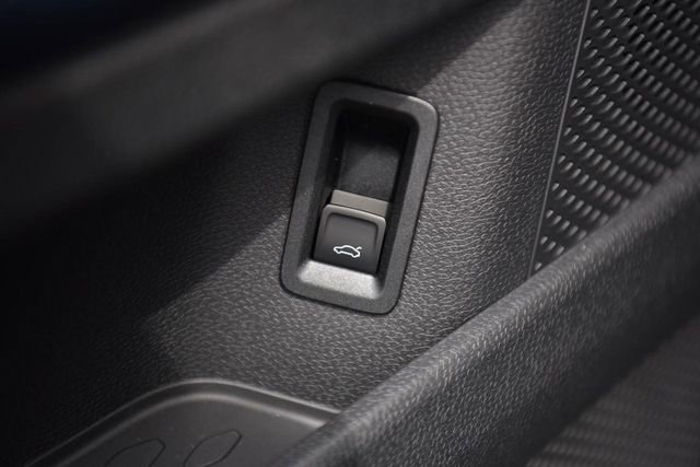 New 2025 Volkswagen ID. Buzz Pro S image 10