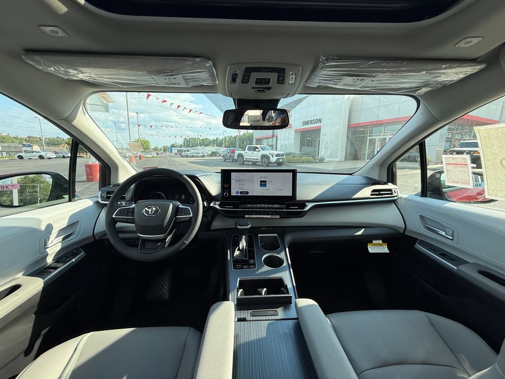 New 2026 Toyota Sienna XLE FWD image 15