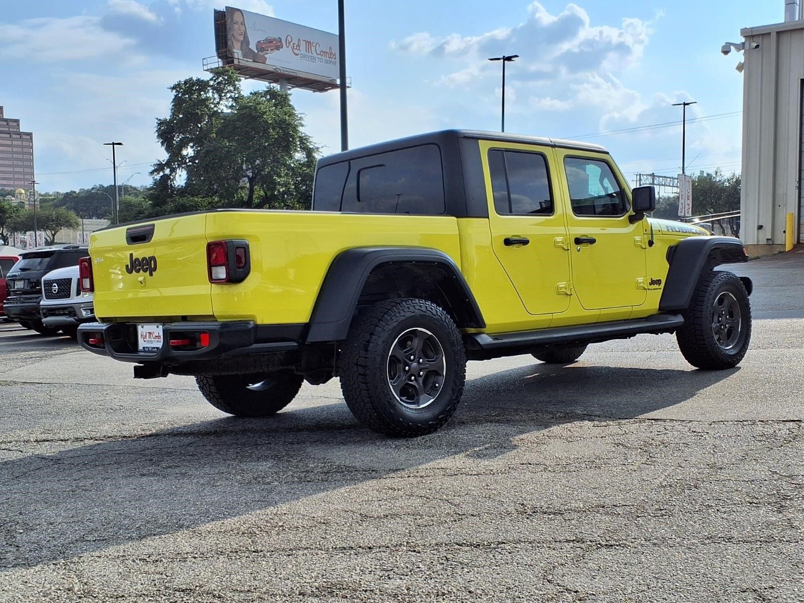 Used 2023 Jeep Gladiator Rubicon w/ Cold Weather Group AWD/4WD image 6