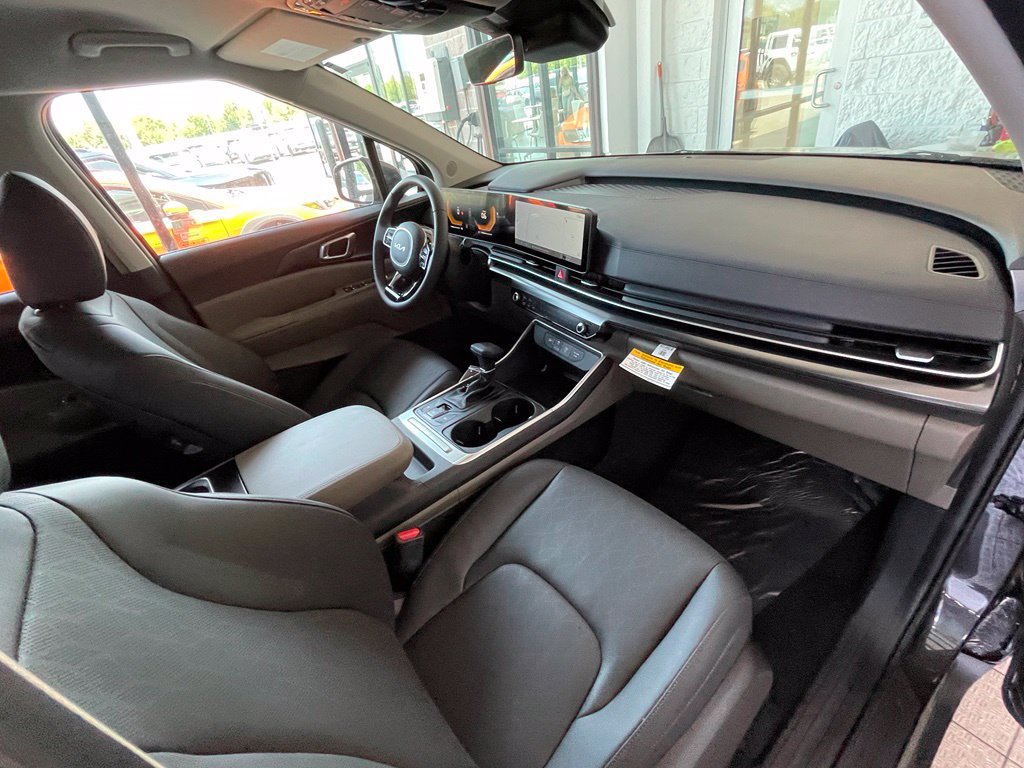 New 2026 Kia Carnival FWD image 30
