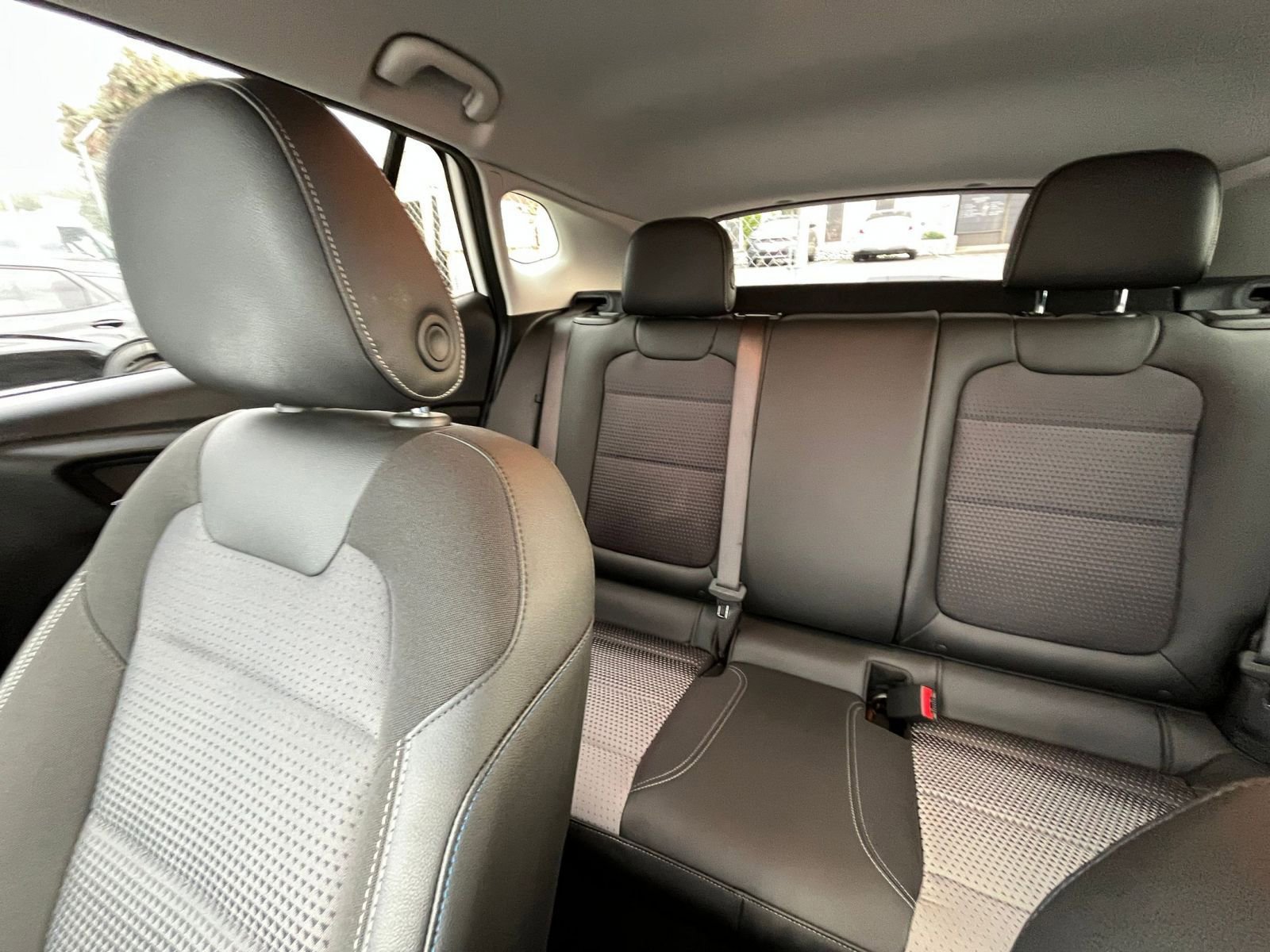 Used 2025 Chevrolet Trax LT image 37