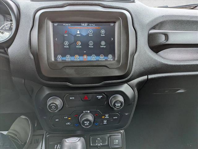 Used 2020 Jeep Renegade Latitude AWD/4WD image 12