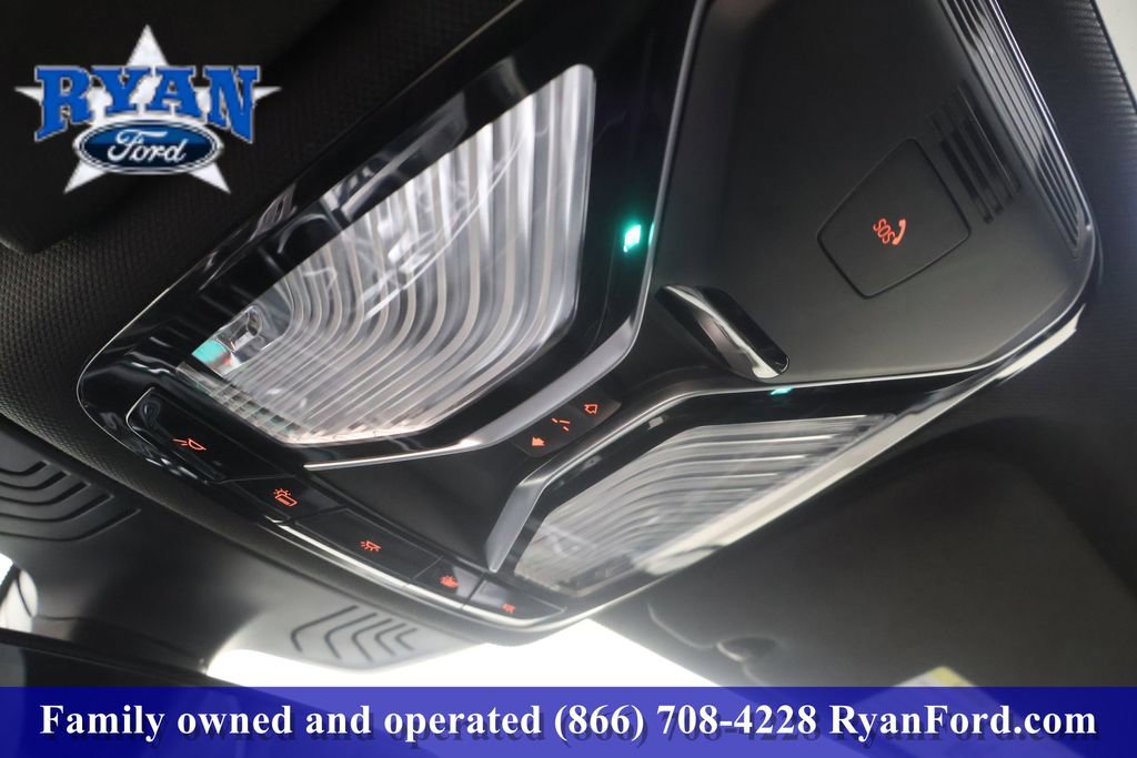 Used 2022 BMW 750i xDrive w/ Executive Package image 28