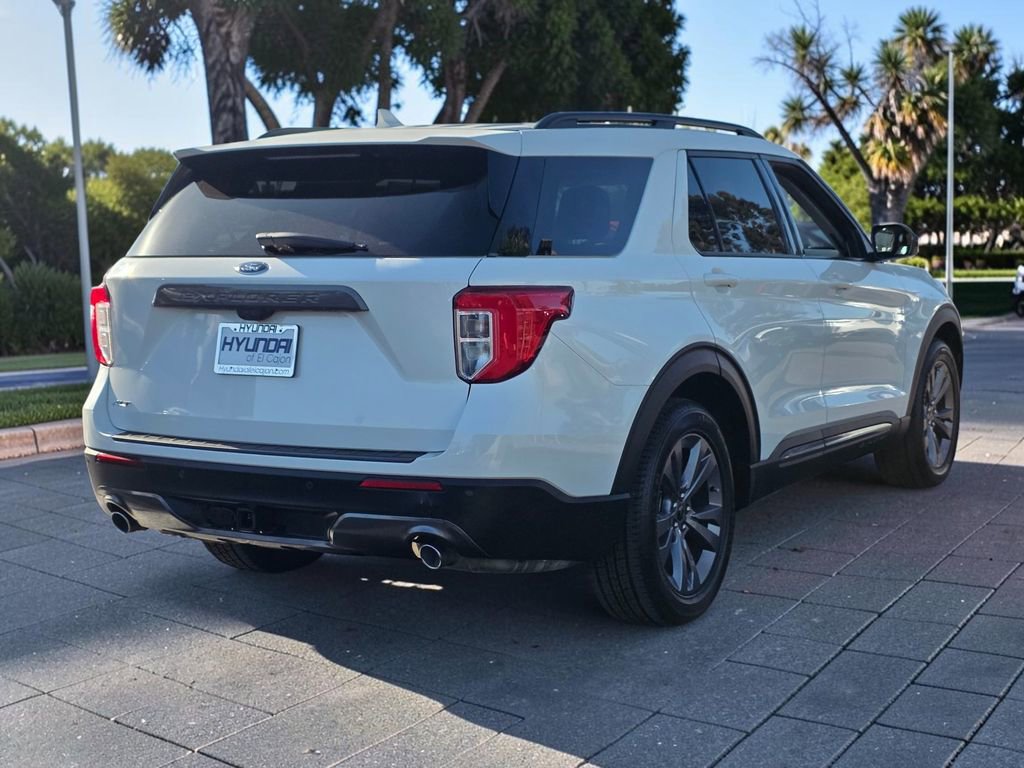 Used 2023 Ford Explorer XLT w/ Equipment Group 202A image 4