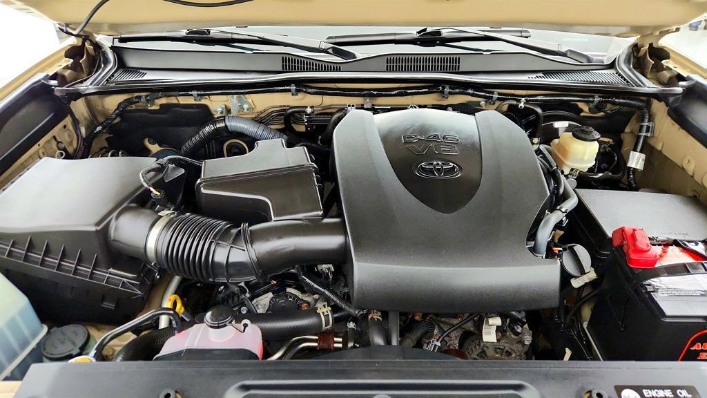 Used 2016 Toyota Tacoma TRD Sport w/ Towing Package image 27