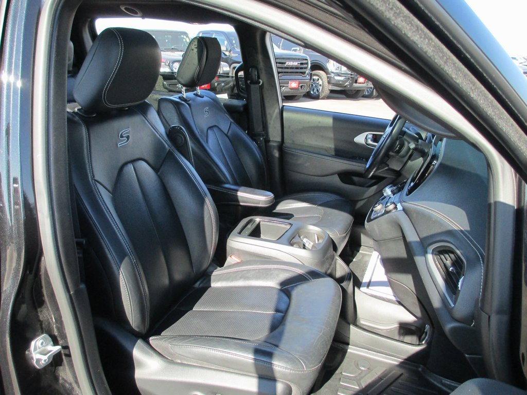 Used 2021 Chrysler Pacifica Touring-L w/ Premium & Safety Sphere Group image 20