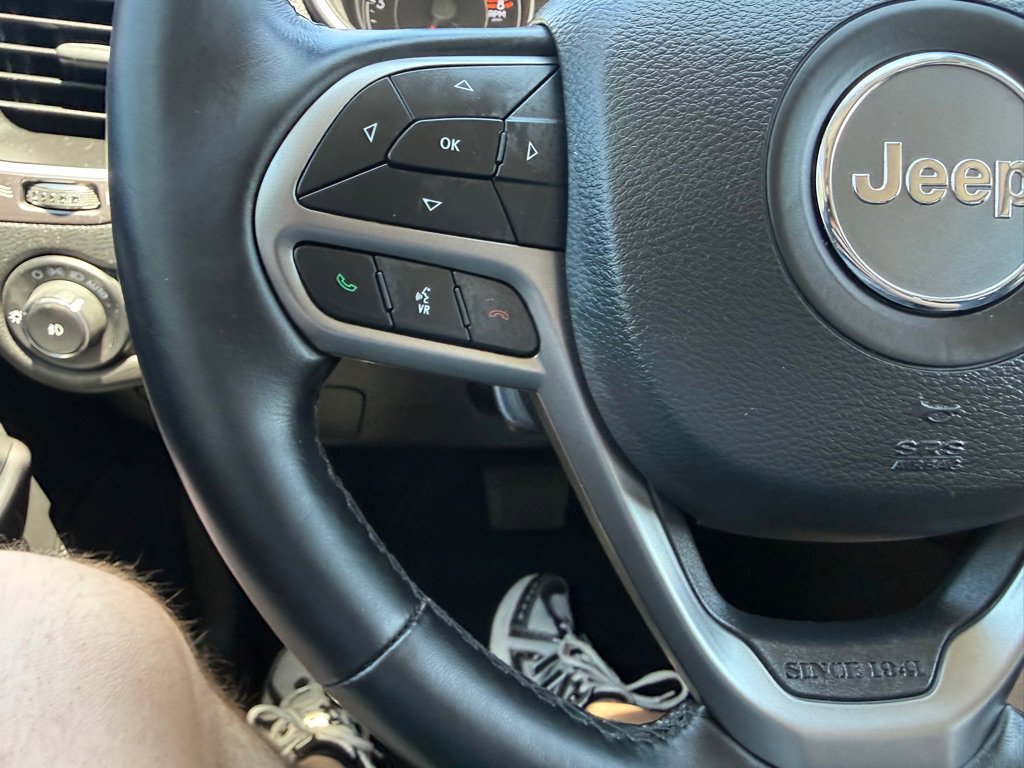Used 2021 Jeep Cherokee Latitude Lux w/ Sun & Sound Group FWD image 28