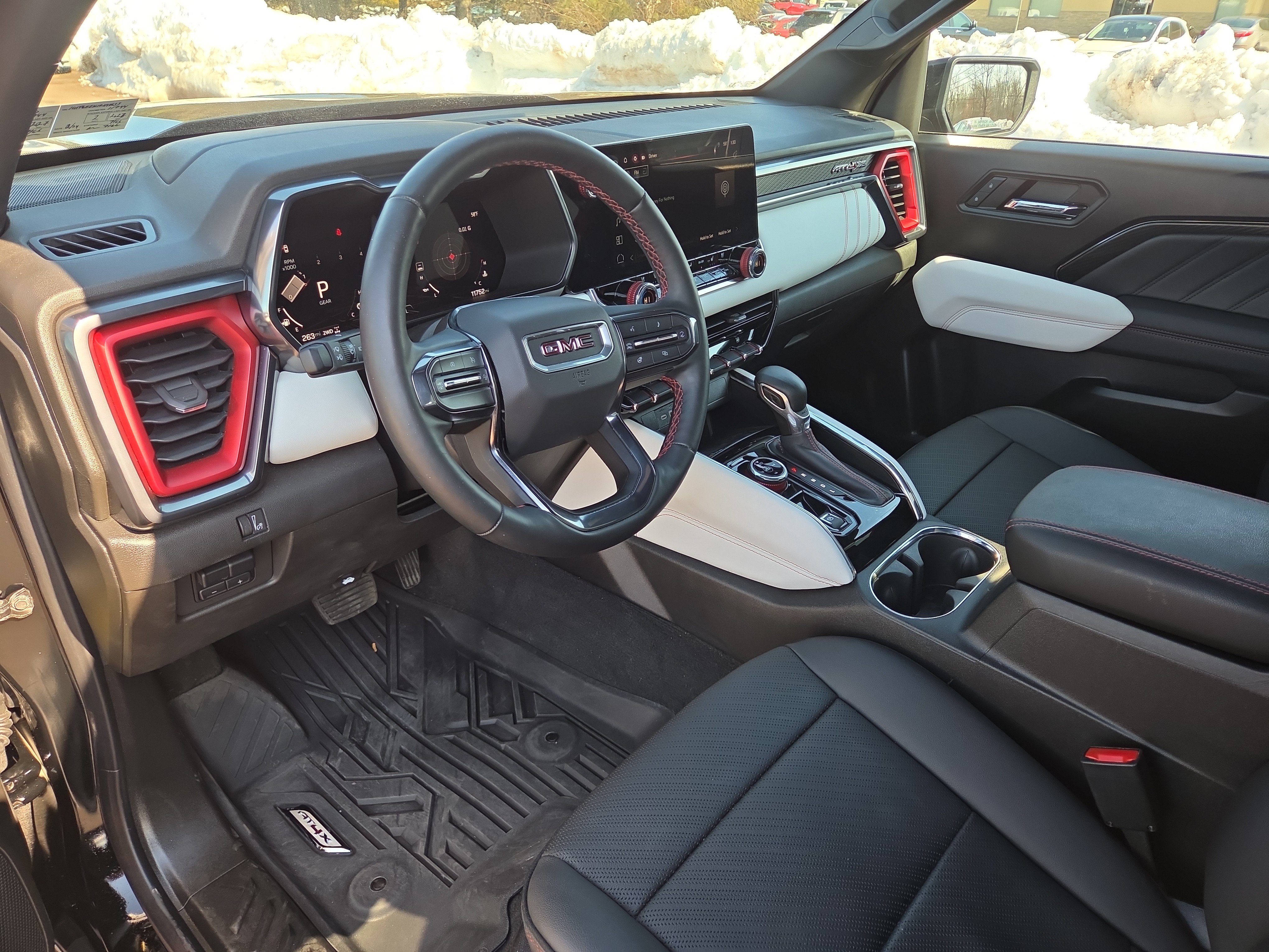 Used 2024 GMC Canyon AT4X AWD/4WD image 15