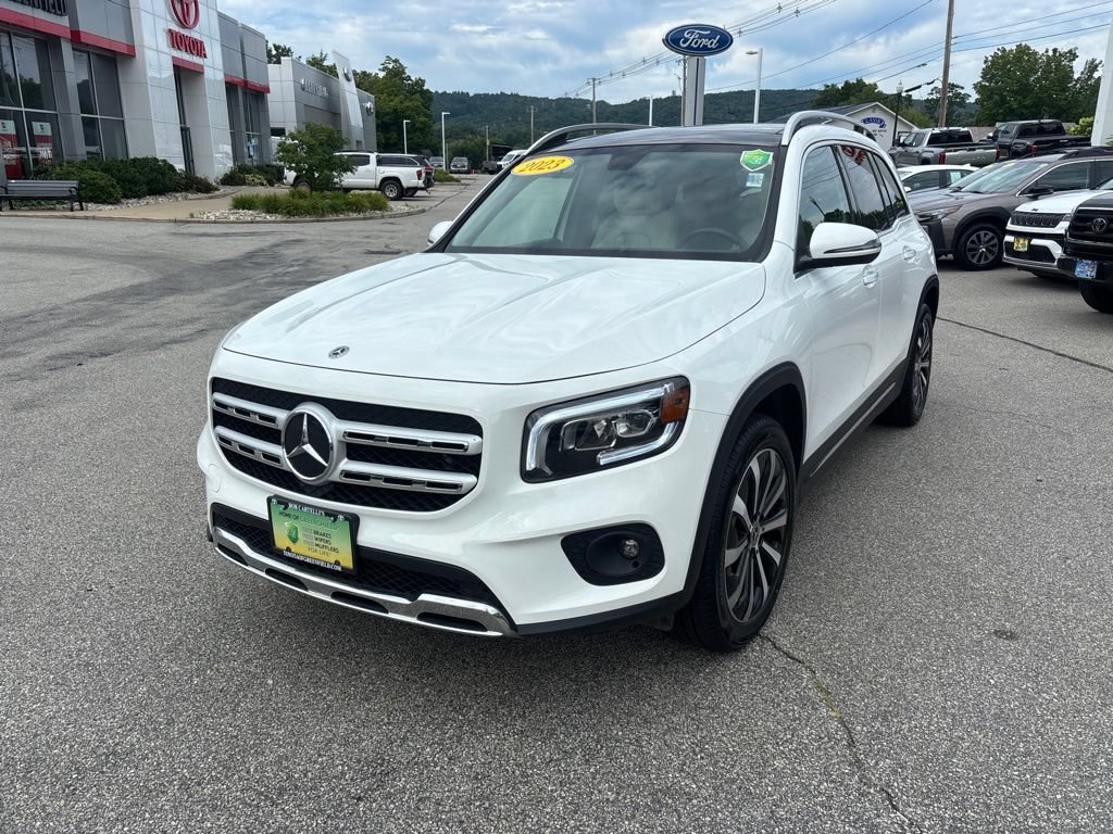 Used 2023 Mercedes-Benz GLB 250 4MATIC image 3