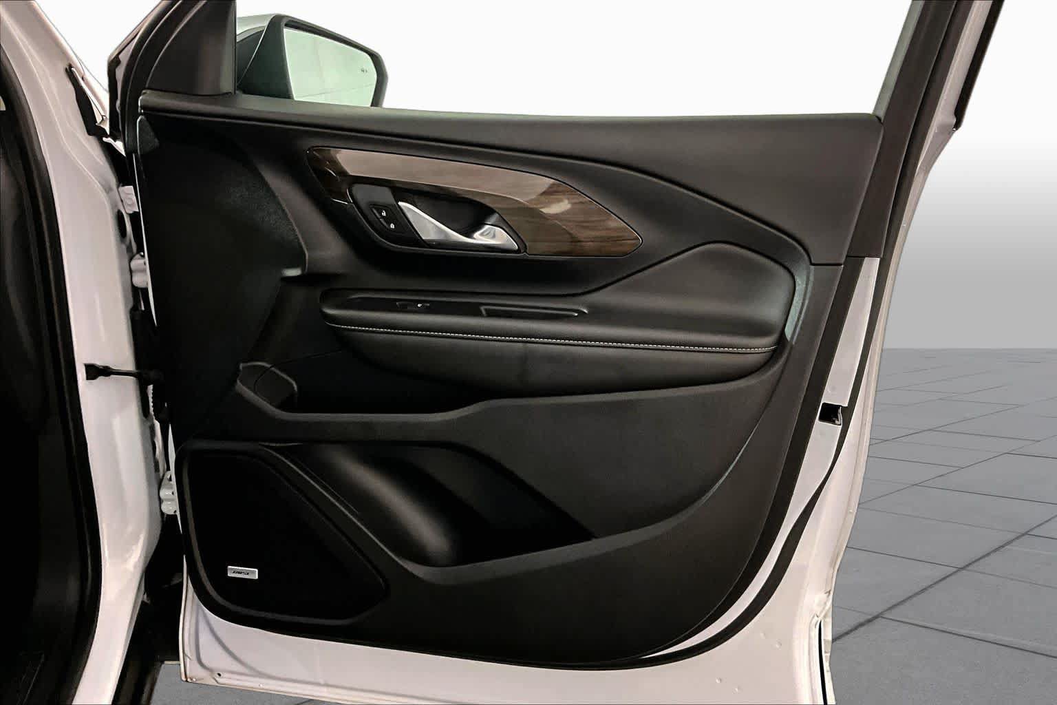 Used 2020 GMC Terrain Denali w/ Denali Premium Package FWD image 21