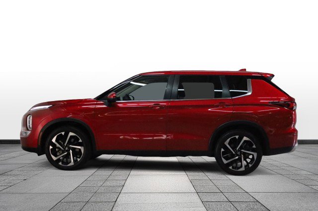 Used 2023 Mitsubishi Outlander SE image 4