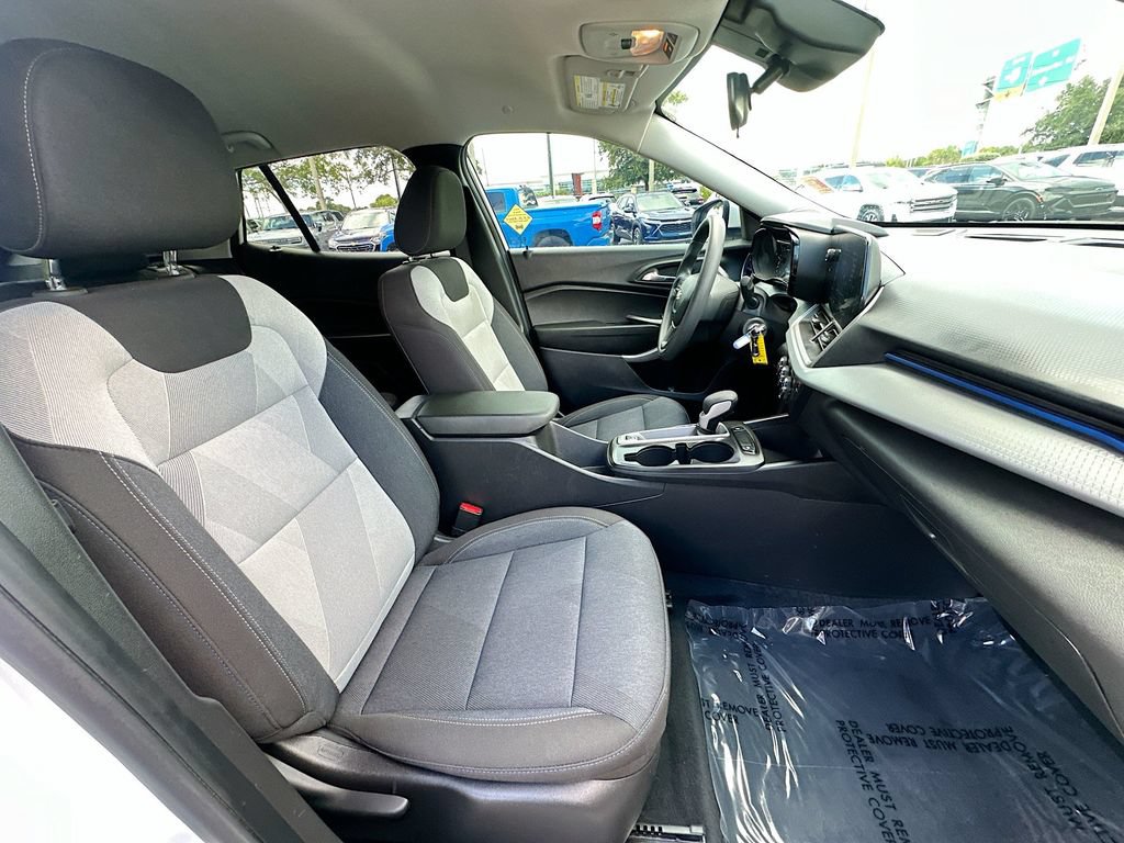 Certified 2024 Chevrolet Trax LS w/ LS Convenience Package FWD image 25
