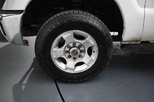 Used 2015 Ford F250 XL w/ Power Equipment Group AWD/4WD image 9