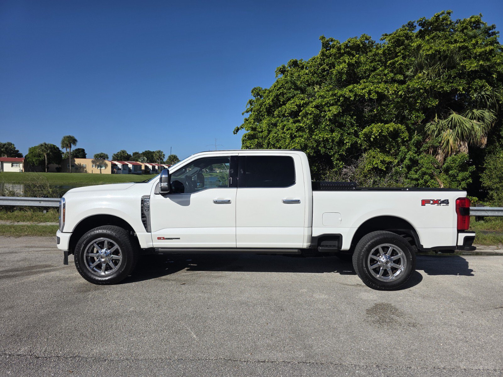 Used 2024 Ford F250 Platinum AWD/4WD image 7