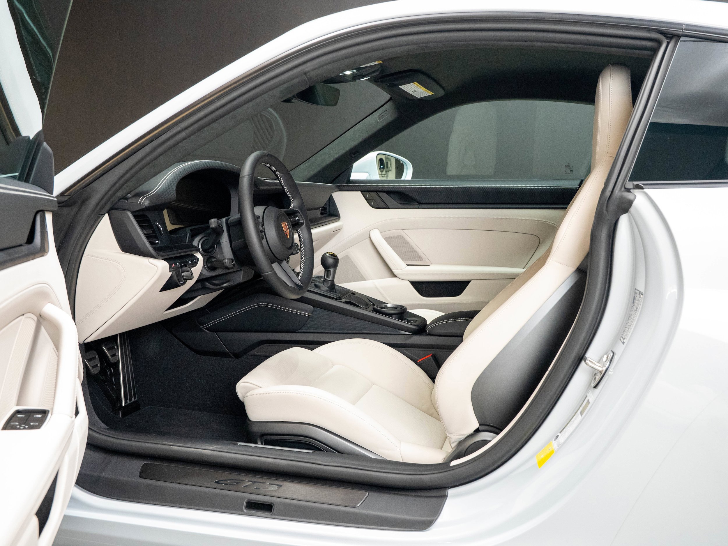 Certified 2026 Porsche 911 GT3 RWD image 4