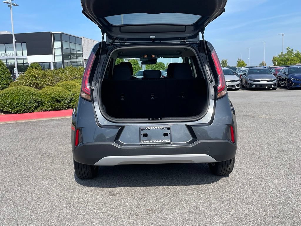 Certified 2025 Kia Soul LX w/ LX Technology Package FWD image 7