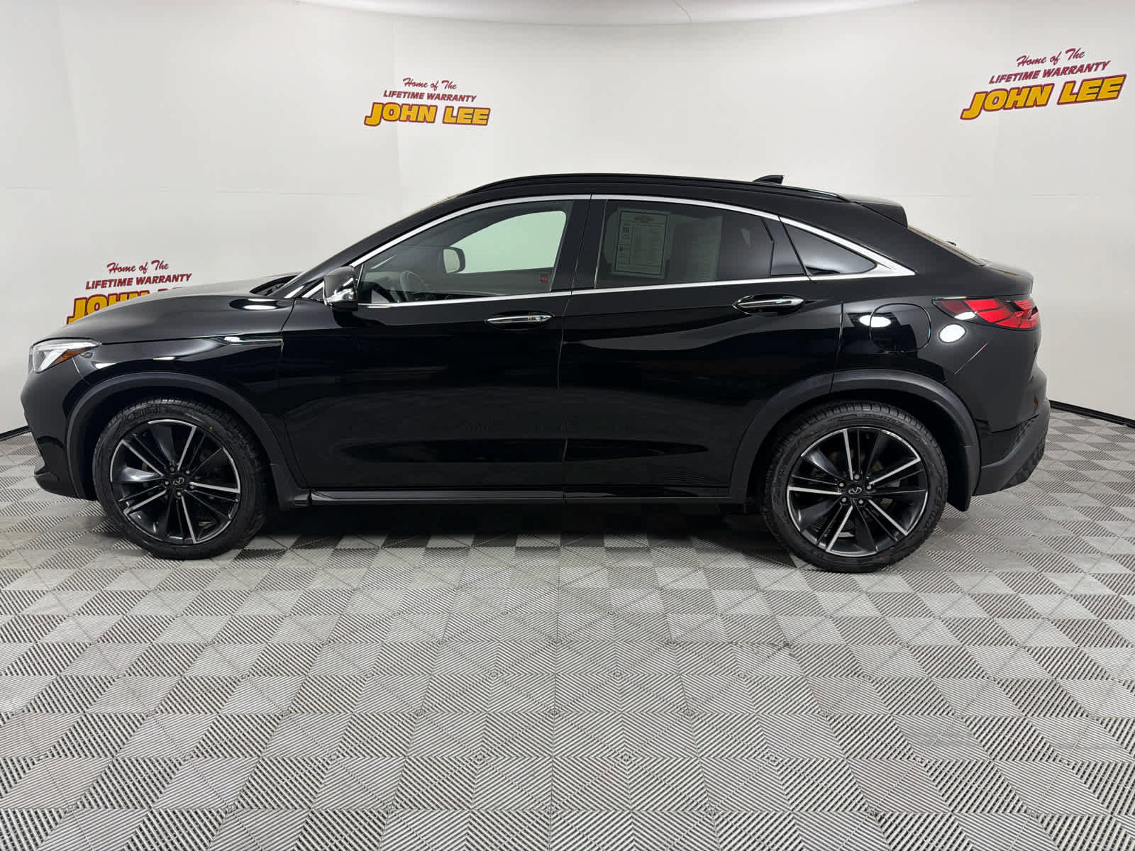 Used 2022 INFINITI QX55 Essential w/ Proassist Package image 2