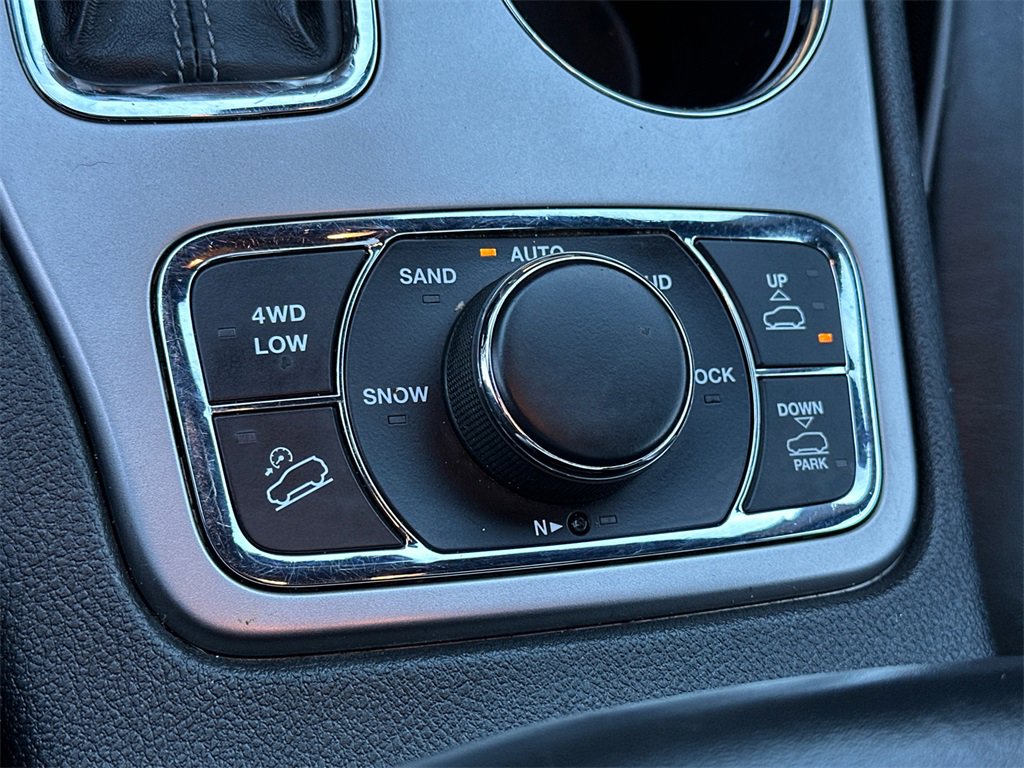 Used 2020 Jeep Grand Cherokee Overland image 36