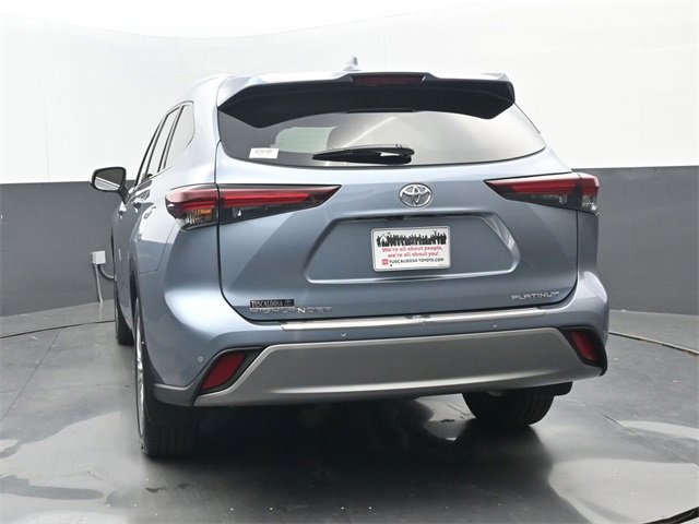 Used 2024 Toyota Highlander Platinum image 21