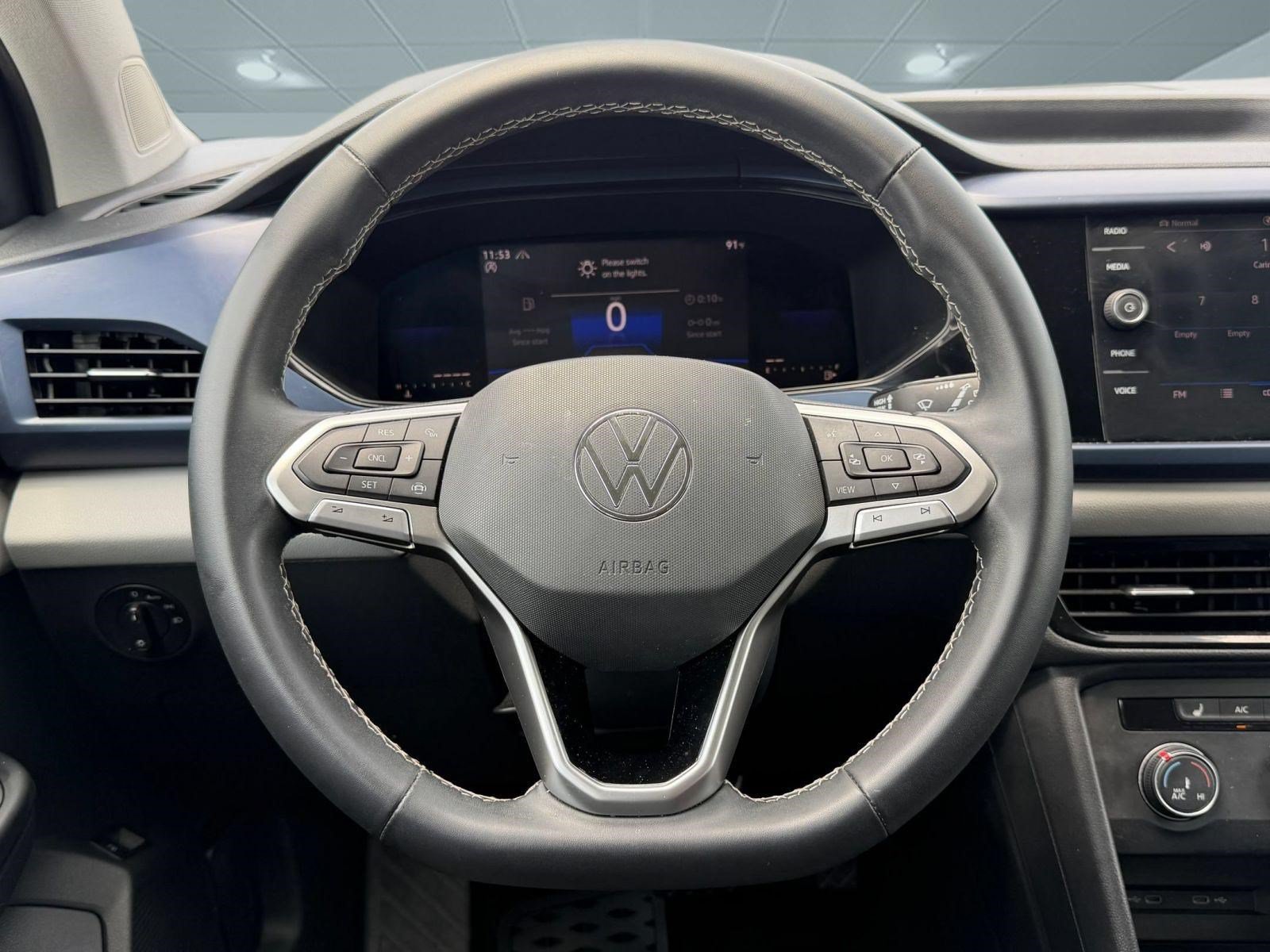 Certified 2022 Volkswagen Taos SE AWD/4WD image 10