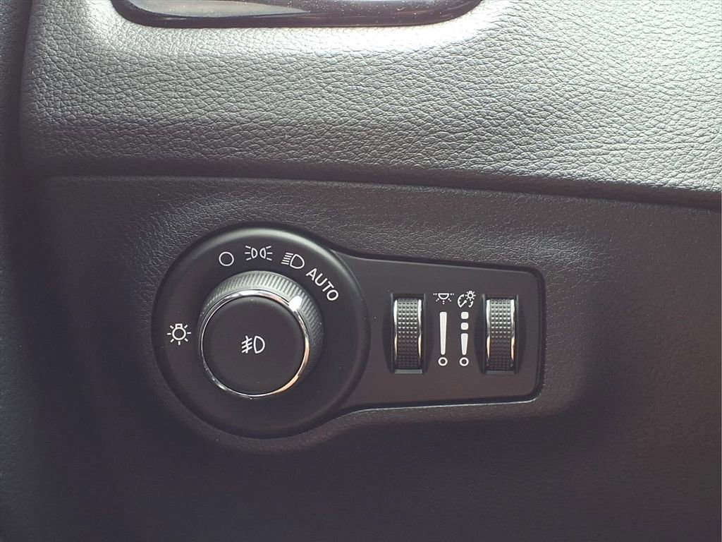 Used 2019 Jeep Compass Altitude image 16