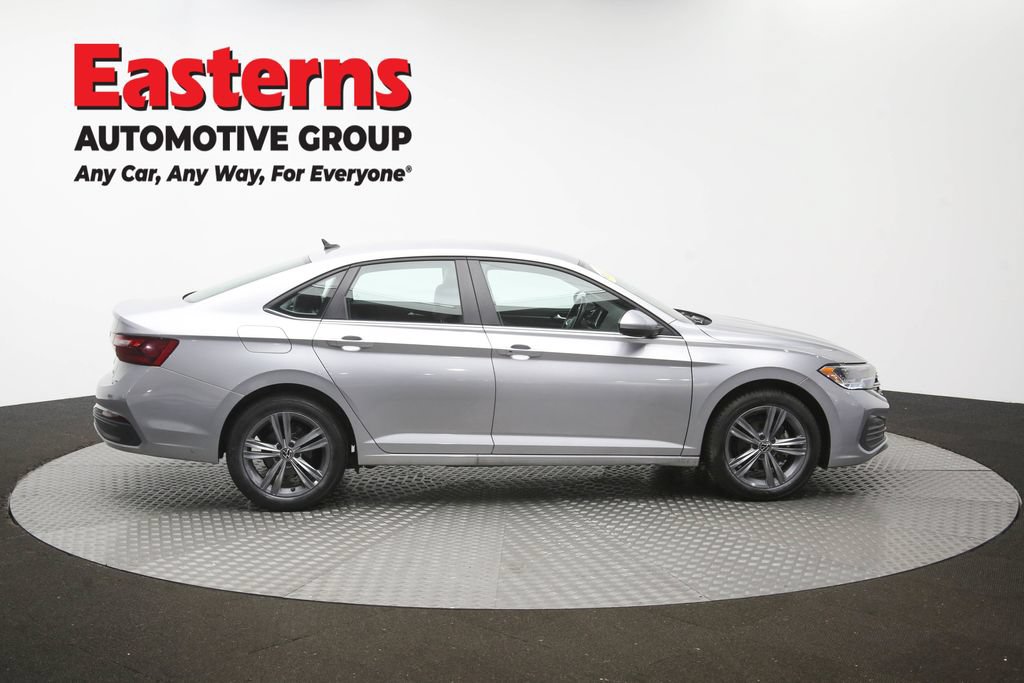 Used 2024 Volkswagen Jetta SE FWD image 43