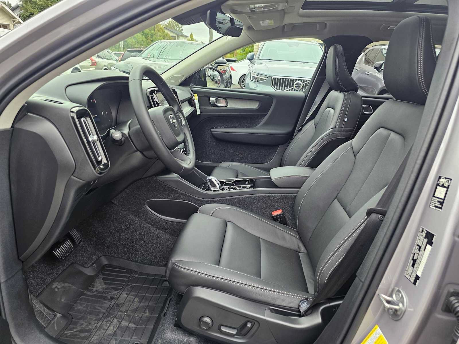 New 2026 Volvo XC40 B5 Plus w/ Protection Package Premier AWD/4WD image 21