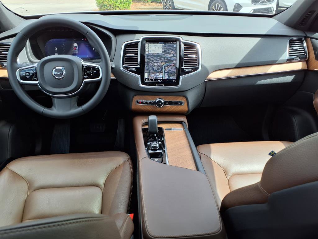 Certified 2023 Volvo XC90 T8 Plus w/ Protection Package Premier image 39