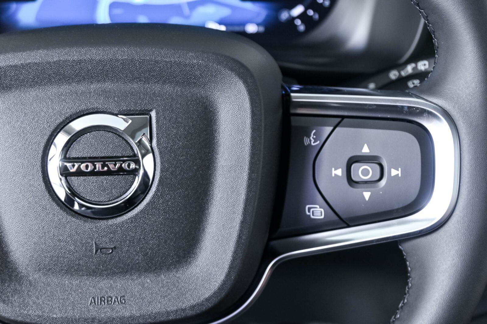 New 2026 Volvo XC40 B5 Core w/ Protection Package Premier AWD/4WD image 10