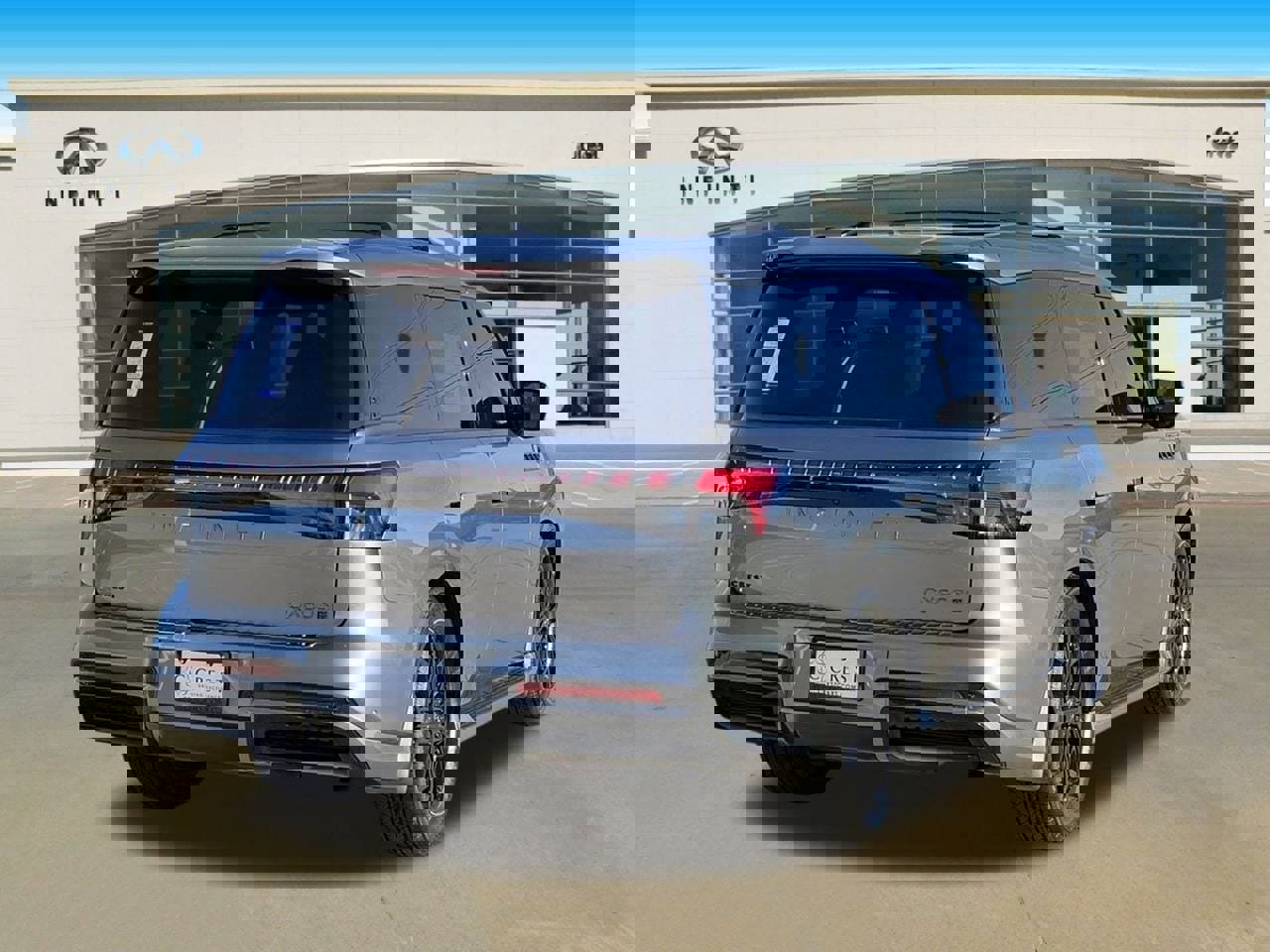 New 2026 INFINITI QX80 4WD image 3