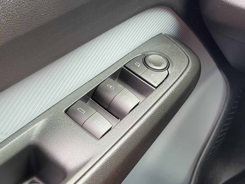 Used 2027 Chevrolet Bolt LT w/ Comfort Package FWD image 14