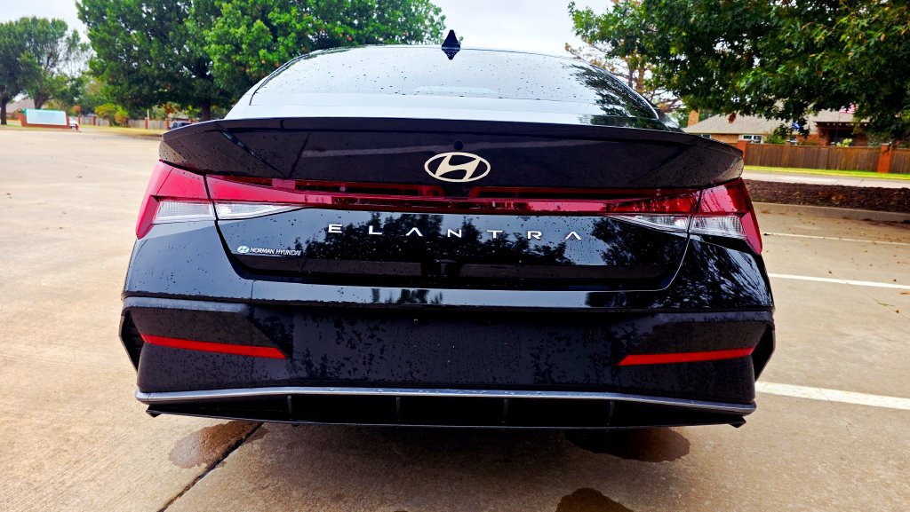 Used 2026 Hyundai Elantra Sport FWD image 14